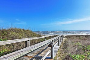 Oceanfront | Beach Access On-Site