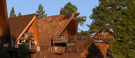 Long Valley Junction Vacation Rental | 5BR | 2.5BA | Stairs Required