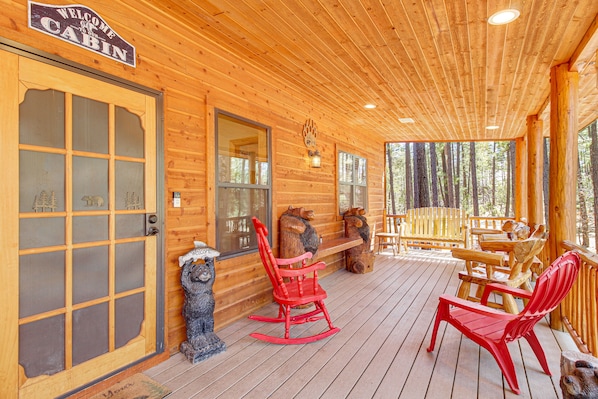 Lakeside Vacation Rental | 4BR | 3BA | 3,000 Sq Ft | Stairs Required