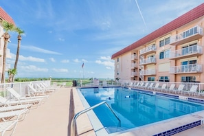 Spanish Main's direct oceanfront heated pool.