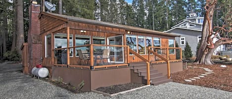 Poulsbo Vacation Rental | 2BR | 2BA | 1,075 Sq Ft | Step-Free Access