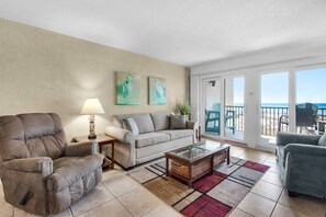 Sugar Beach C17 located in the heart of Panama City beach!!