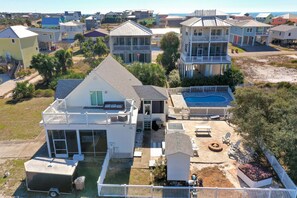 Welcome to Blue Moon! Private Pool, Sundeck, Fire Pit, Outdoor Shower!