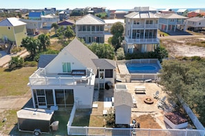 Welcome to Blue Moon! Private Pool, Sundeck, Fire Pit, Outdoor Shower!