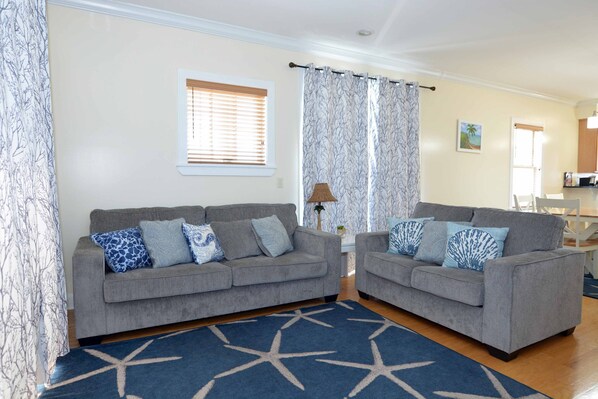 LIVING-AREA