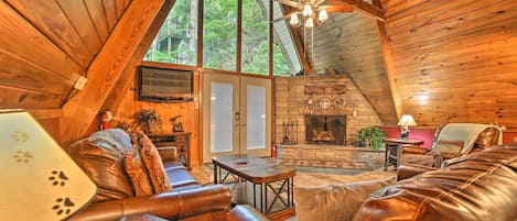 Gatlinburg Vacation Rental | 2BR | 2BA | 1,040 Sq Ft | Stairs Required