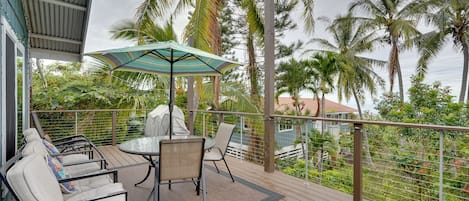 Kailua-Kona Vacation Rental | 2BR | 1BA | 840 Sq Ft | Stairs Required for Access