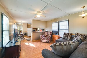 Living Room | Smart TV | Free WiFi