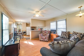 Living Room | Smart TV | Free WiFi