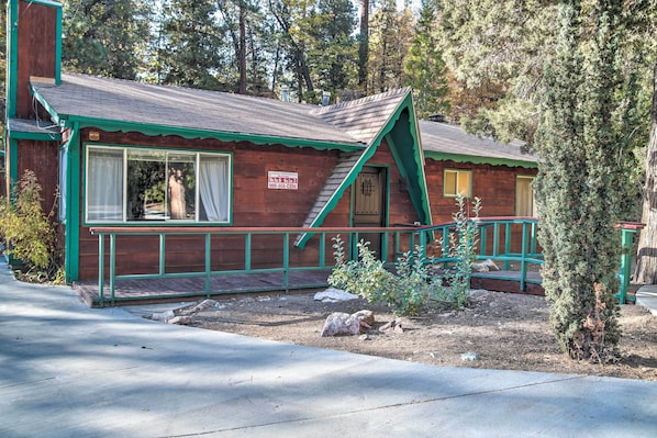 Big Bear Lake Vacation Rental | 3BR | 3BA | 1,144 Sq Ft | Step-Free Access