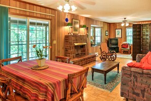 Main Interior Space | Free WiFi | Cable TV | Central A/C