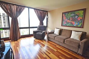 Large window of Waikiki Mountain  Views