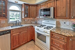 Kitchen | Fully Equipped