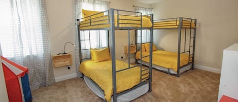 2nd Floor Double Bunk Room w/4 Twin Size Beds