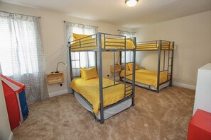 2nd Floor Double Bunk Room w/4 Twin Size Beds