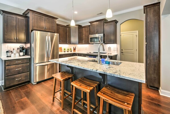 Southern Pines Vacation Rental | 3BR | 2.5BA | 1,600 Sq Ft | Stairs Required