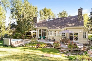 The perfect space for family and friends to gather after a full day of adventures!