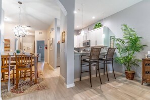 Dining seating for 6 with bar seating for 2!