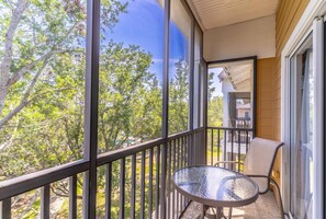 Private Screened in Balcony