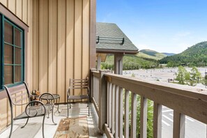 Beautiful Balcony Views of River Run Village, Ice Rink/Mini Golf and Slopes