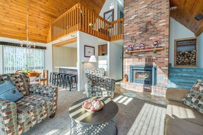Living Room | Central Heating & A/C | 1st Floor