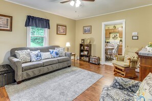 Living Room | Gas Fireplace | Flat-Screen TV