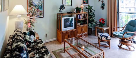 Kailua-Kona Vacation Rental | 1BR | 1BA | 790 Sq Ft | 3rd-Floor Condo