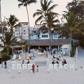 Beach Club/Restaurant/Bar less than a 1 minute walk from the condo