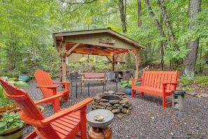 Private Yard | Fire Pit | Outdoor Dining | 2-Cabin Property