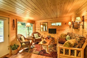 Main Cabin | Living Room | TVs | Board Games | Books | DVD Player