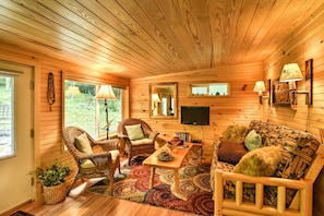 Main Cabin | Living Room | TVs | Board Games | Books | DVD Player