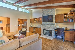 Living Room | Wine Fridge | Smart TV | Gas Fireplace