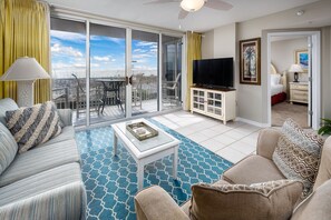 Calm, Cozy condo - Calm and Tranquil environment, perfect for your beach getaway!