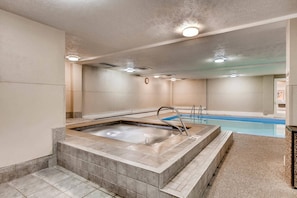 Community Indoor Hot Tub and Dry Sauna ...relax after a day in Breck ( community pool under construction)