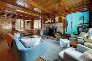 Living Room | Free WiFi | Central Heating | Wood-Burning Fireplace