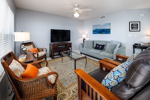 Living Room - Gather the family in the beach front living room and make some memories that will last a
lifetime!