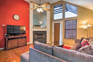 Living Room | Smart TV | Central A/C & Heat