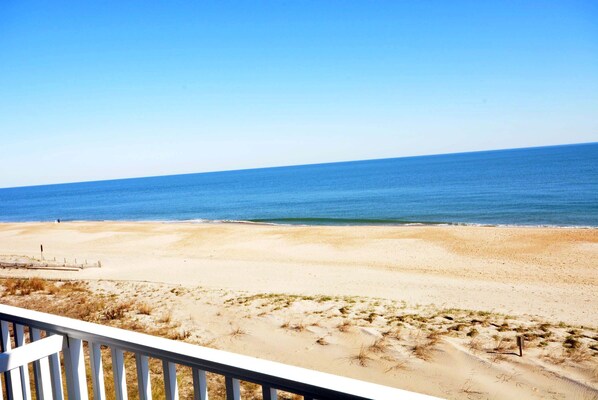 Barefoot-Country-406-Balcony