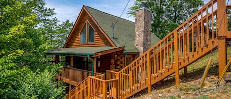 Sevierville Vacation Rental | 2BR | 2BA | 1,000 Sq Ft | Steps to Access