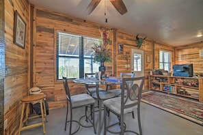 Dining Area | Dishware/Flatware Provided