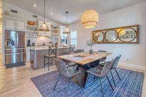 Kitchen Dining area