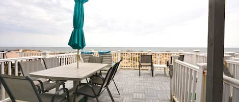 OCEAN-FRONT-SUN-DECK