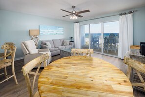 Dining area - Enjoy your beach front meals!