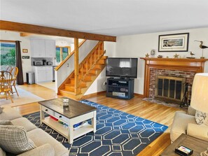 WiFi and flat screen TV - 180 Hardings Beach Road Chatham Cape Cod - New England Vacation Rentals