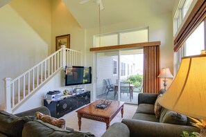 Living Room | Cable TV | Free WiFi | A/C