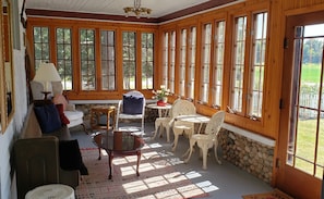 Enclosed porch - Enclosed porch