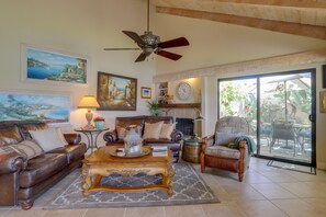 Living Room | Free WiFi | Central A/C & Heating