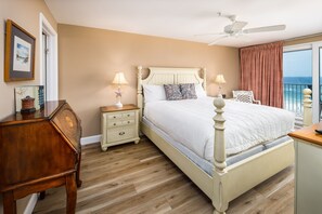 Master Bedroom - Features a walk-in closet and a small desk, perfect to use with a laptop