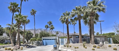 Palm Springs Vacation Rental | 3BR | 2BA | Step-Free Access | 1,456 Sq Ft