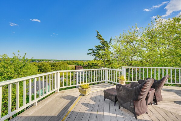 Gloucester Vacation Rental | 2-Story Home | 5BR | 2BA | 2,500 Sq Ft